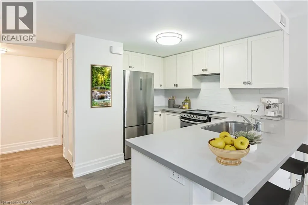 760 LAKESHORE Road E Unit# 207, #207