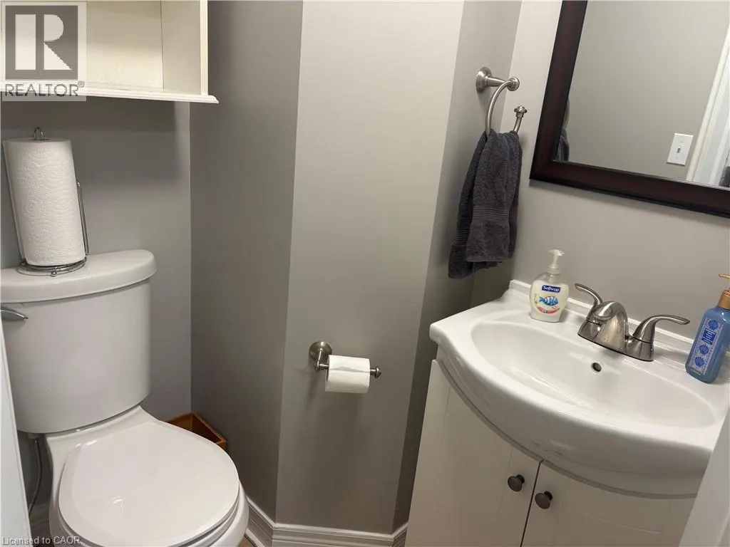 219 ST CATHARINES Street Unit# 3, #3