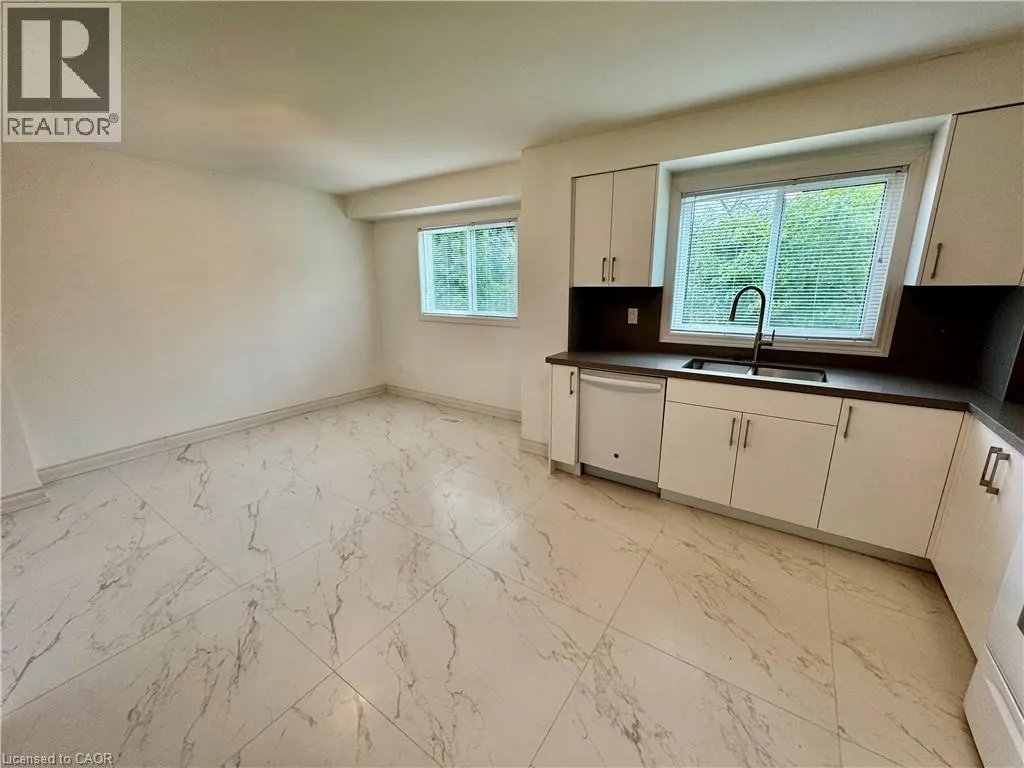 1140 LINDSAY Drive