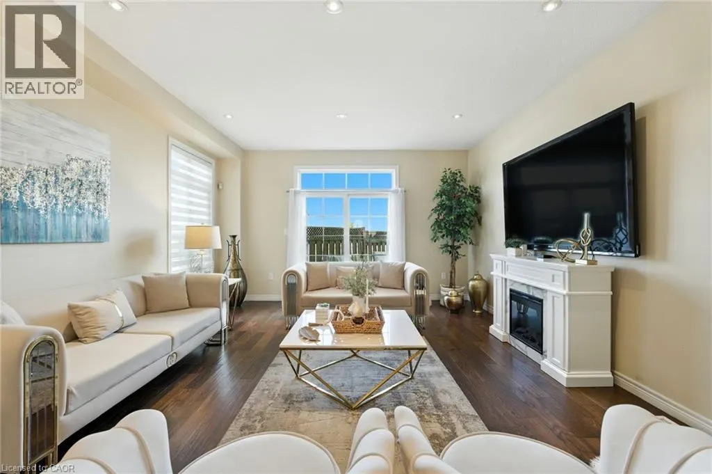 1533 UPPER SHERMAN Avenue