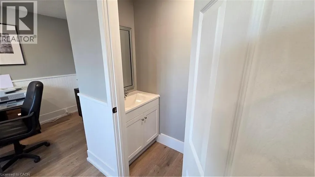 219 ST CATHARINES Street Unit# 1, #1