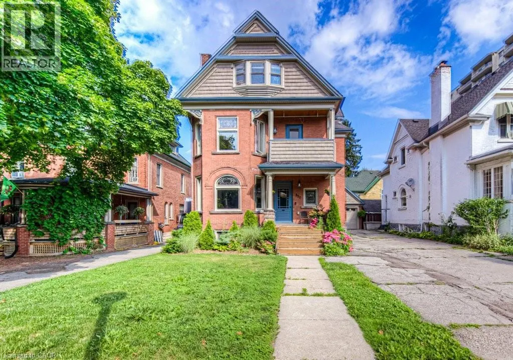 350 QUEEN Street S