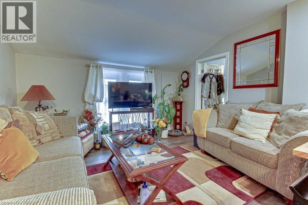 254 BRANT Avenue