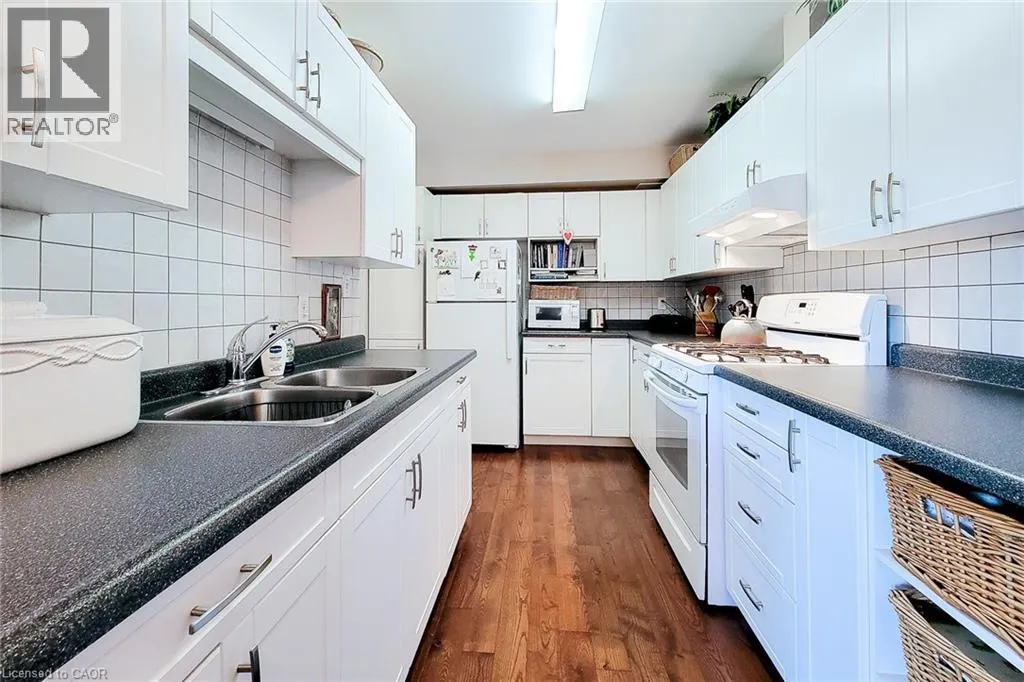 1115 PARAMOUNT Drive Unit# 88, #88