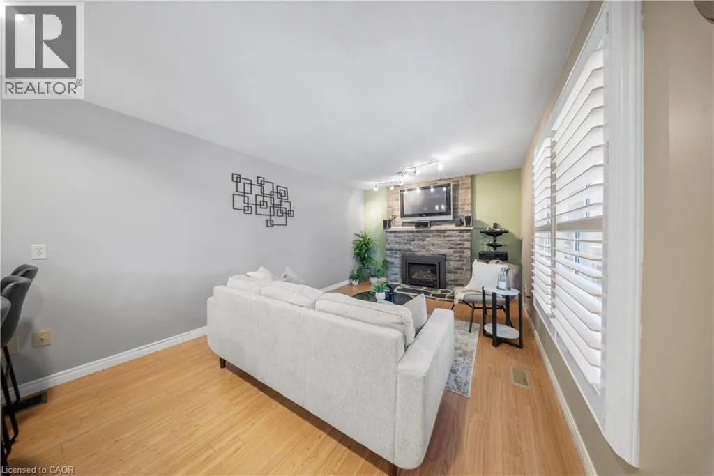 54 PATHFINDER Crescent