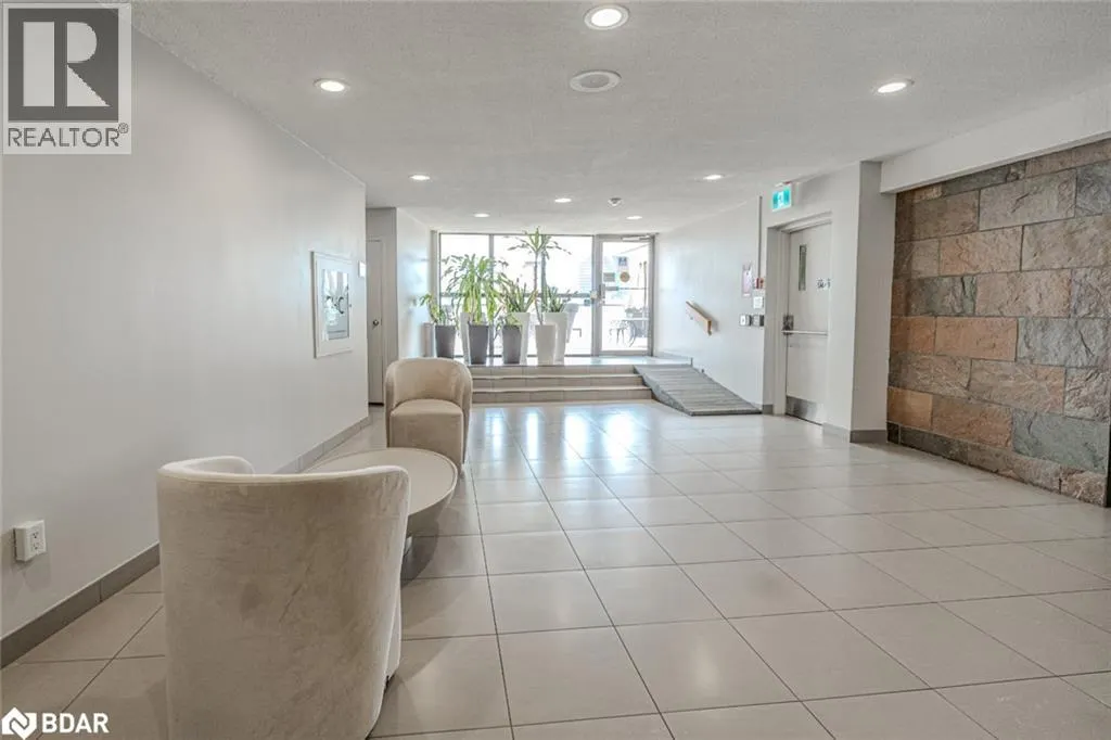 80 FRONT Street E Unit# 824, #824