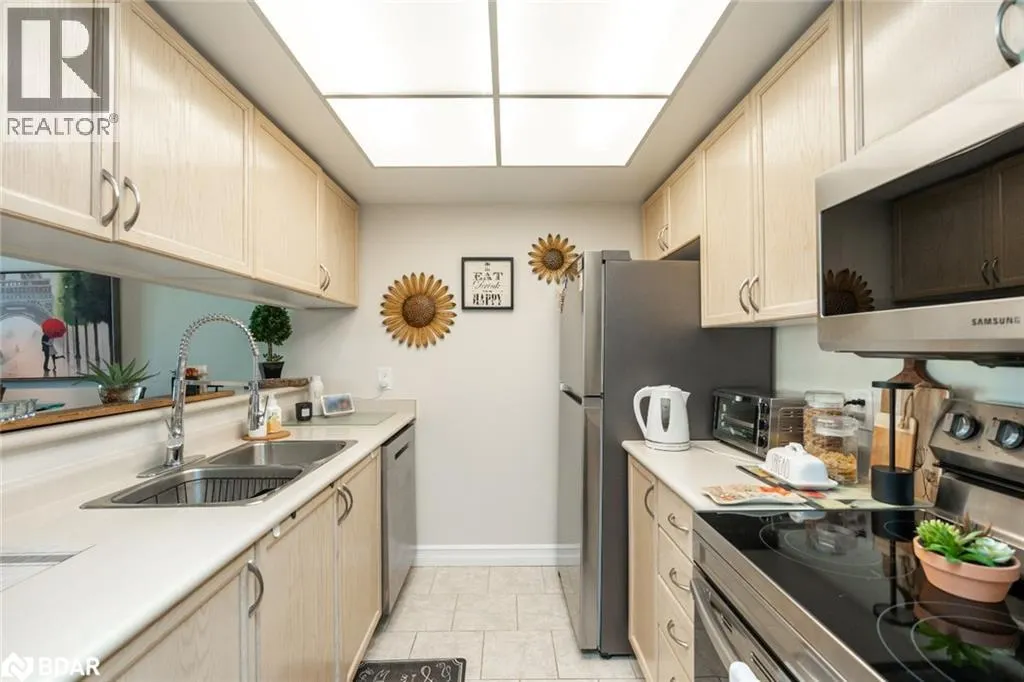75 ELLEN Street Unit# 505, #505