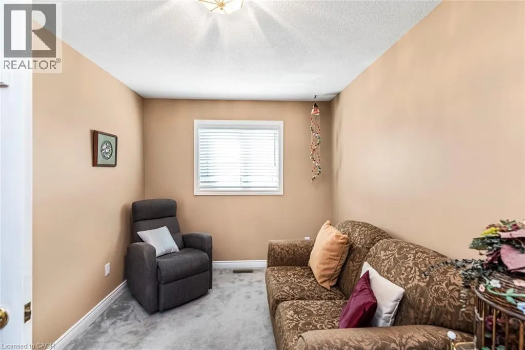 10 WENTWORTH Drive