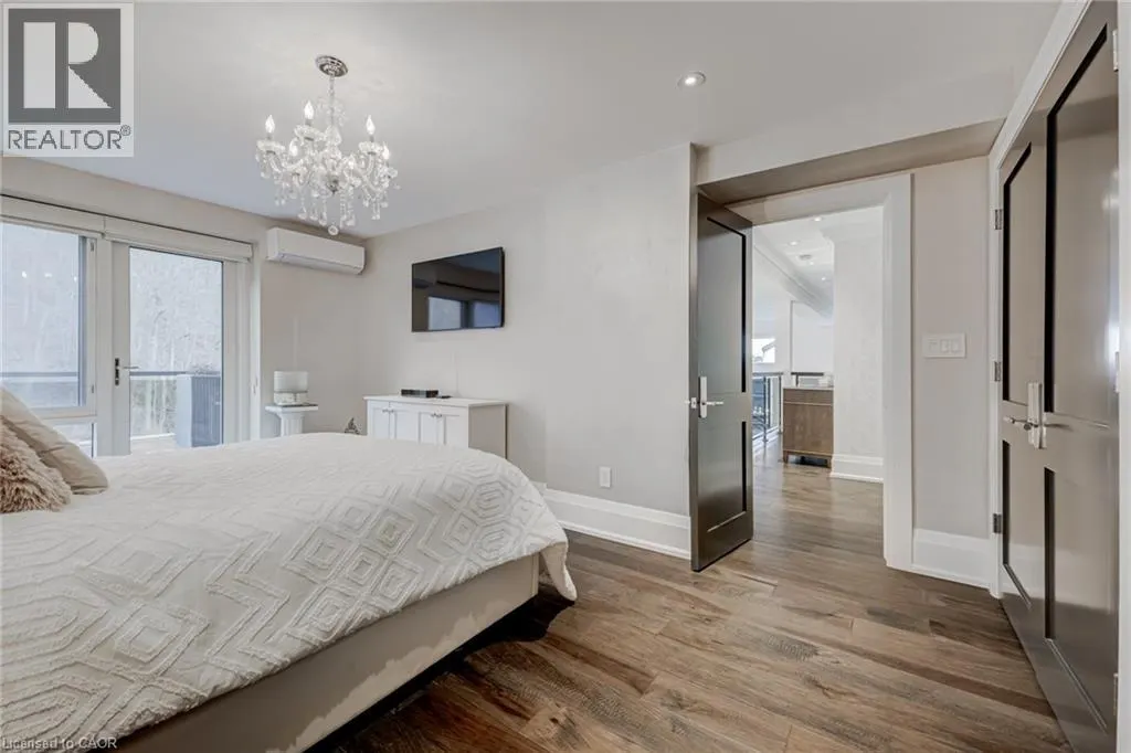 397 KING Street W Unit# 215, #215