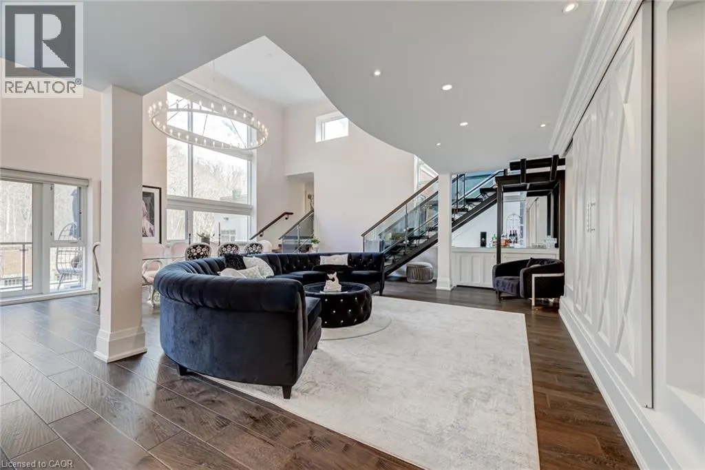 397 KING Street W Unit# 215, #215
