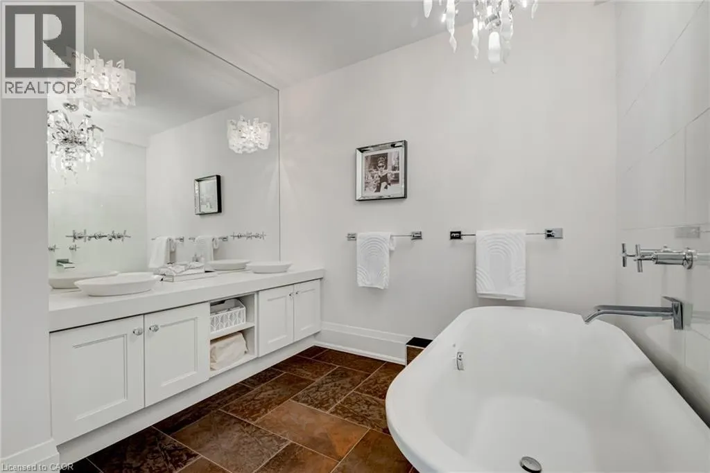 397 KING Street W Unit# 215, #215