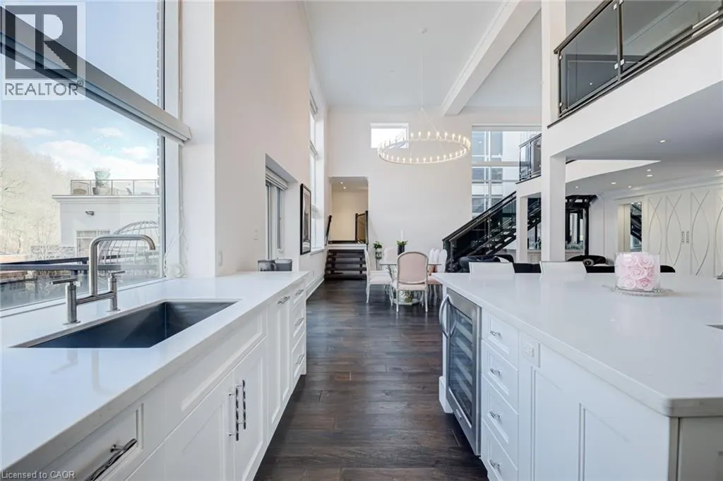 397 KING Street W Unit# 215, #215
