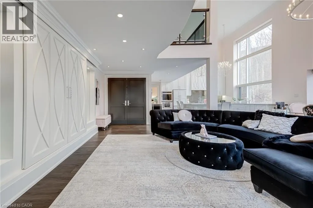 397 KING Street W Unit# 215, #215