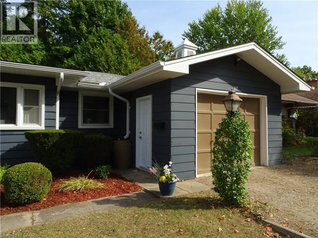 37 ARNELLA Crescent