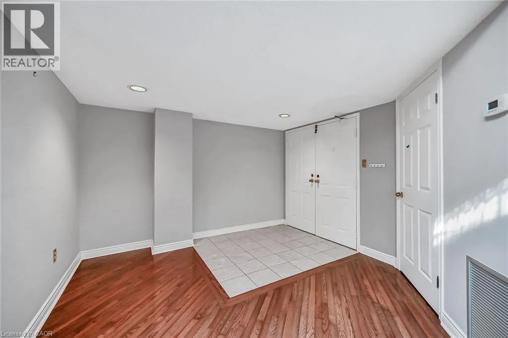 150 WILSON Street W Unit# PH1, #PH1