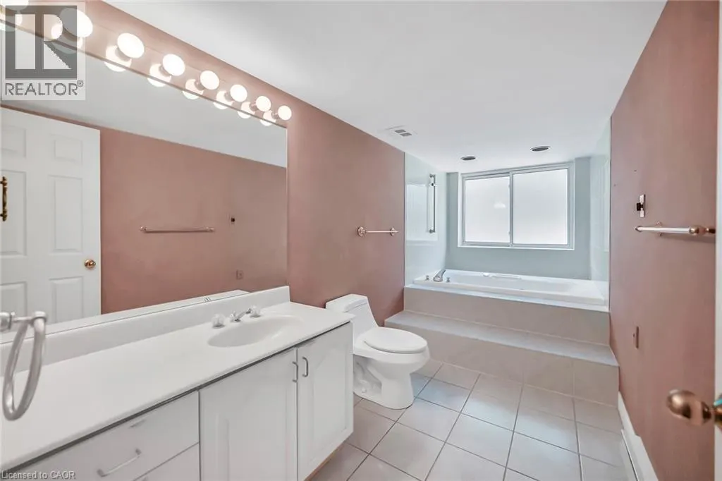 150 WILSON Street W Unit# PH1, #PH1
