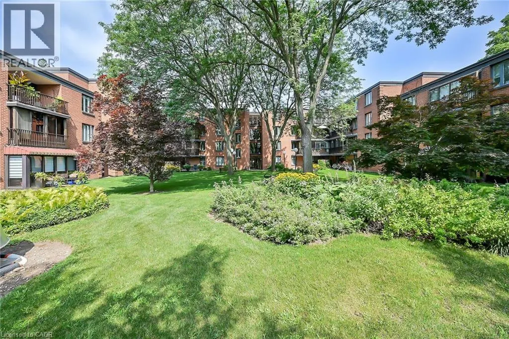 150 WILSON Street W Unit# PH1, #PH1