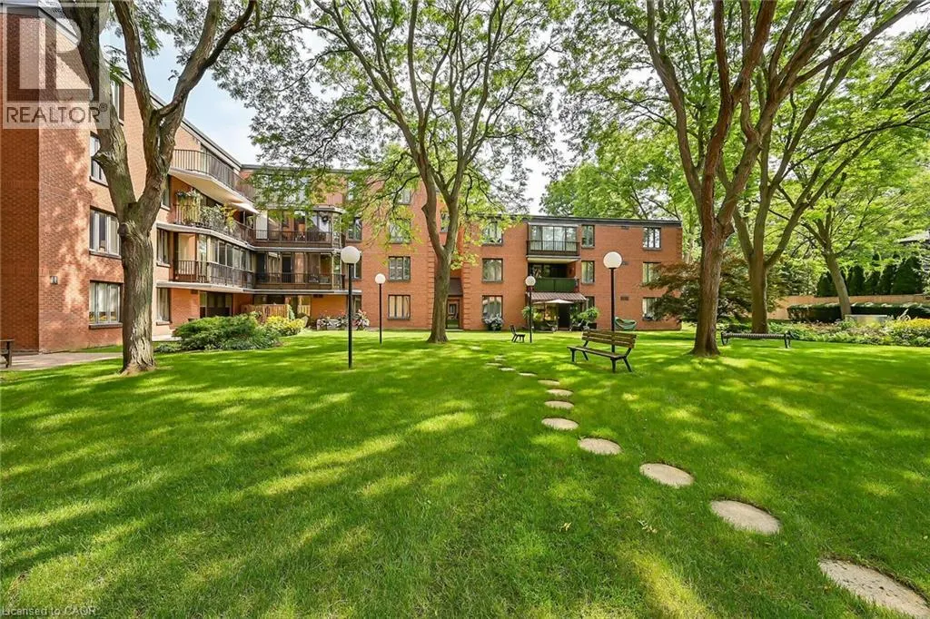 150 WILSON Street W Unit# PH1, #PH1