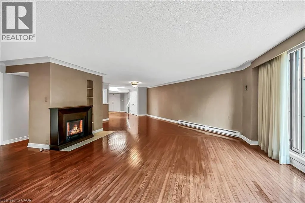 150 WILSON Street W Unit# PH1, #PH1