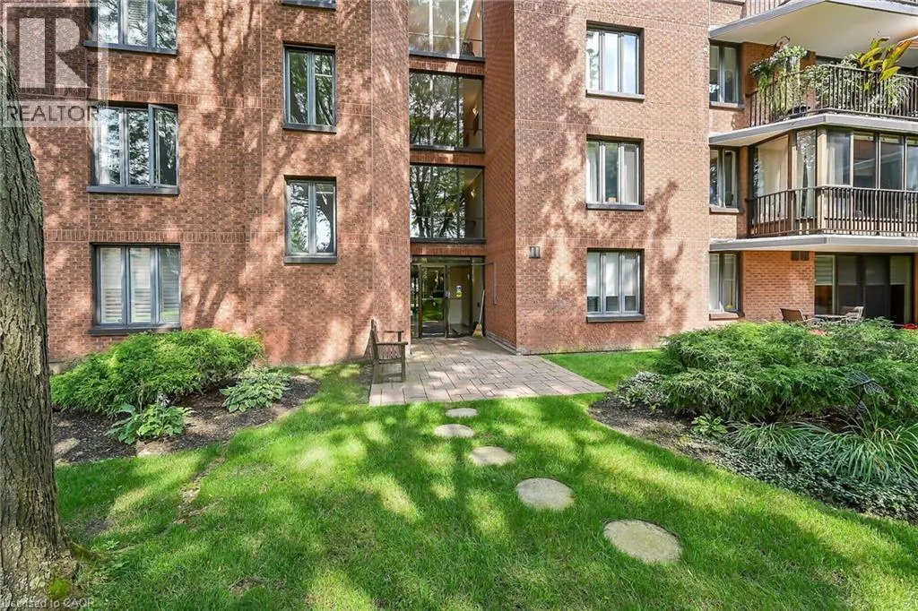 150 WILSON Street W Unit# PH1, #PH1