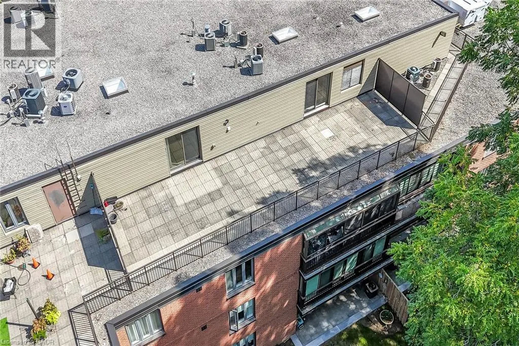 150 WILSON Street W Unit# PH1, #PH1