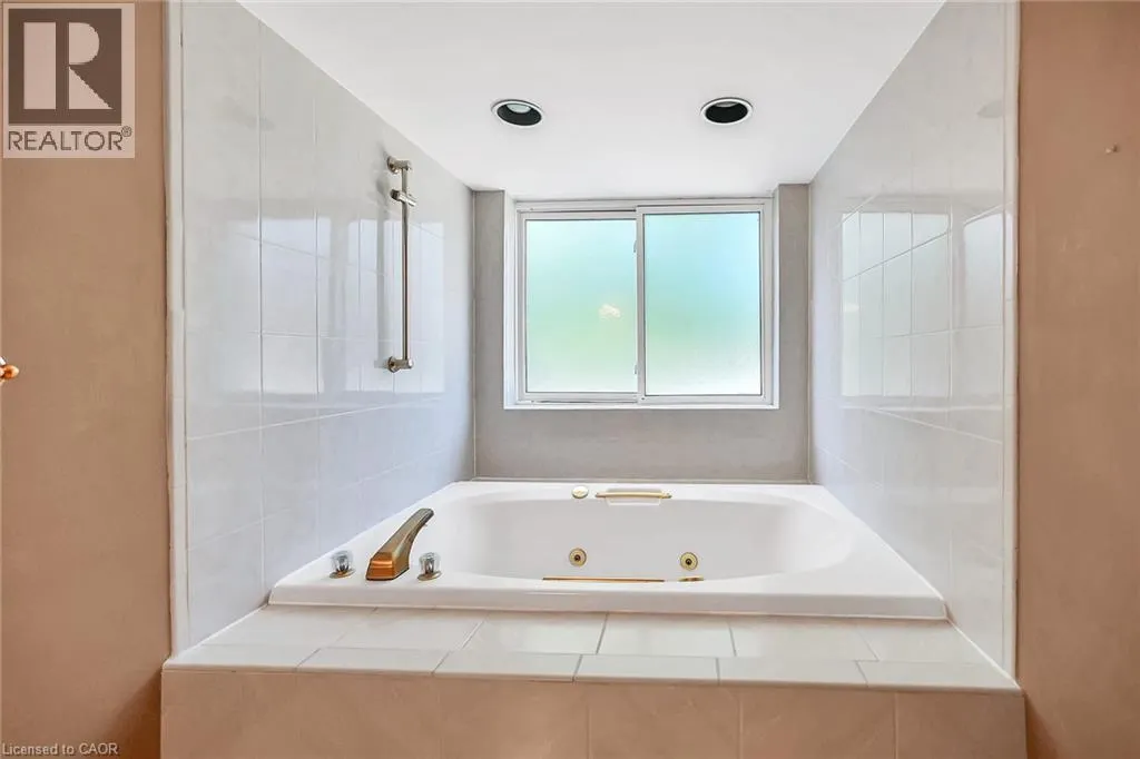 150 WILSON Street W Unit# PH1, #PH1