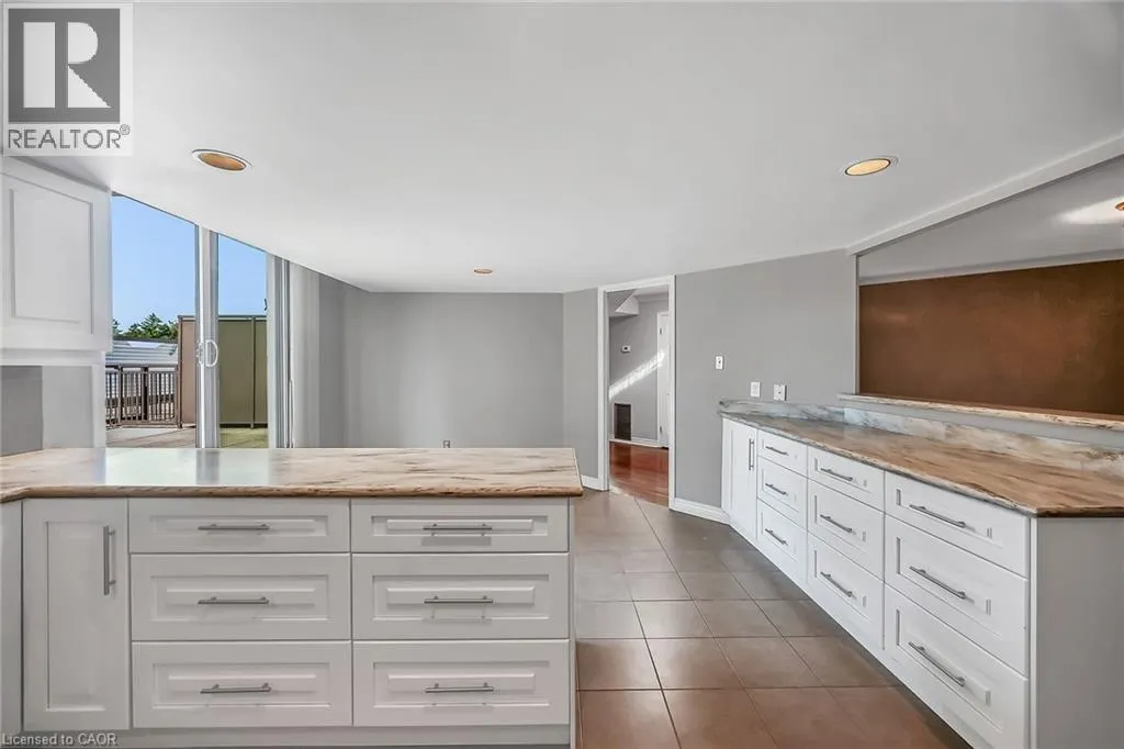 150 WILSON Street W Unit# PH1, #PH1