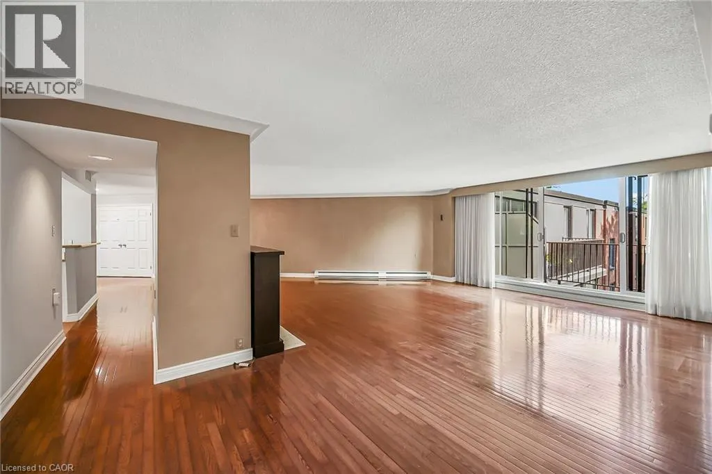 150 WILSON Street W Unit# PH1, #PH1