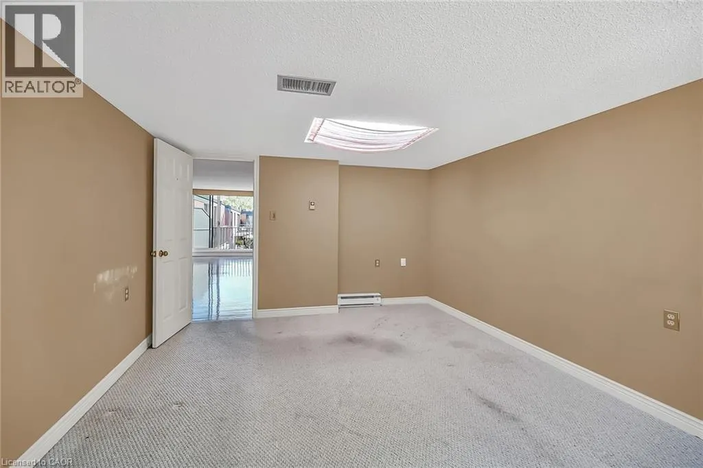 150 WILSON Street W Unit# PH1, #PH1