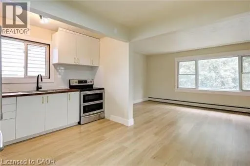 870 GUELPH Street