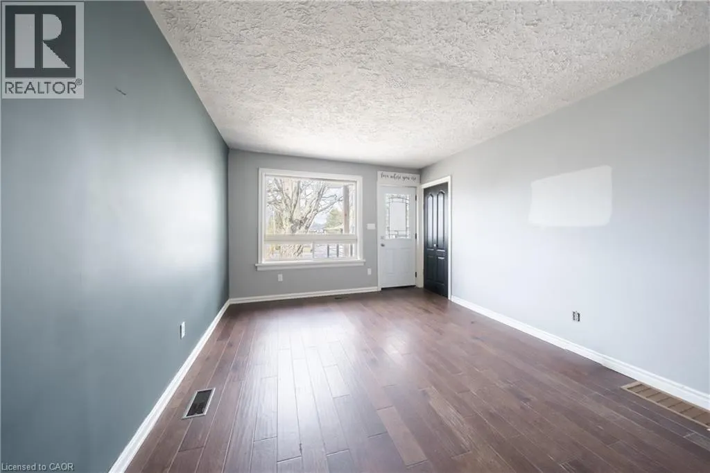 21 RENFREW Street E
