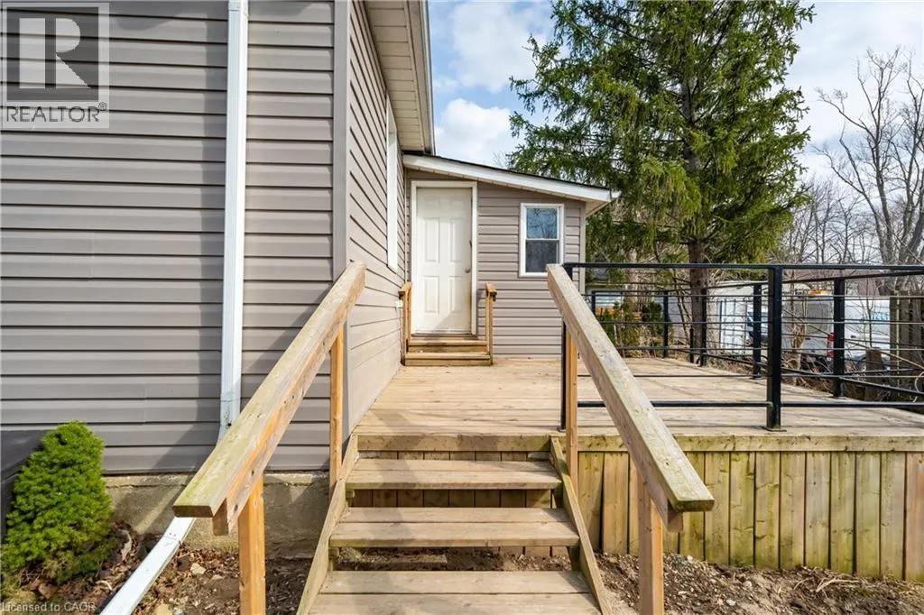 21 RENFREW Street E