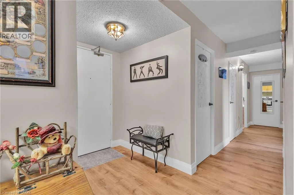 93 WESTWOOD Road Unit# 206, #206