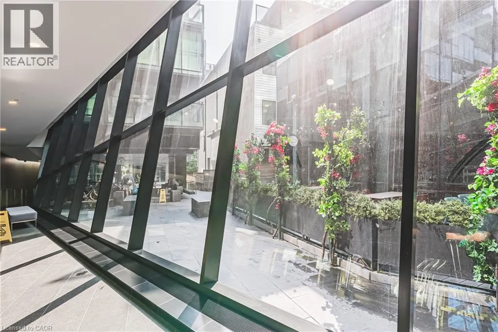 629 KING Street W