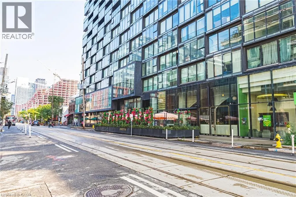 629 KING Street W