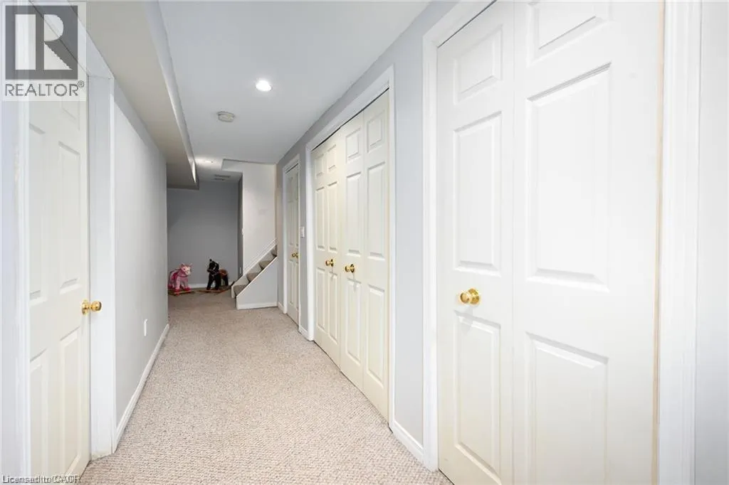 8 BUSS Court