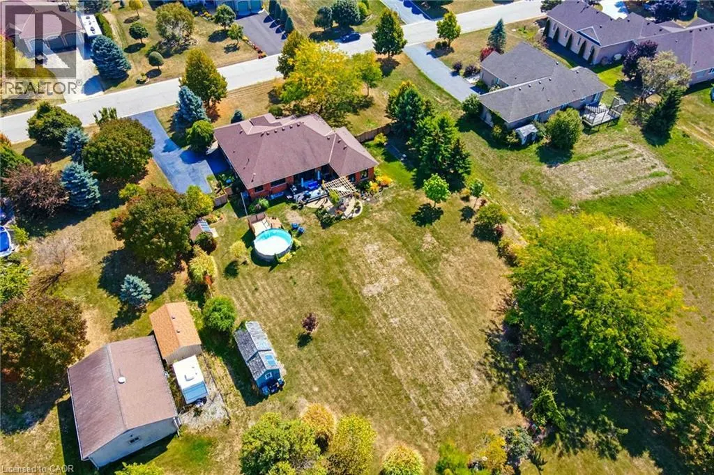 10 FEATHERSTONE Avenue