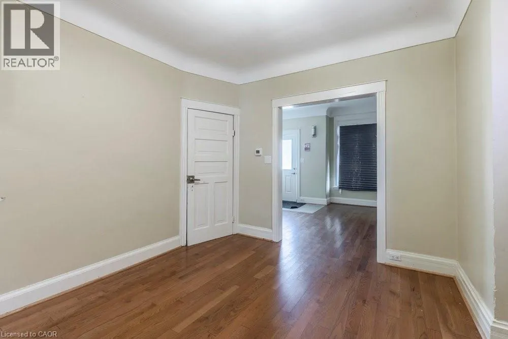 21 FULLERTON Avenue