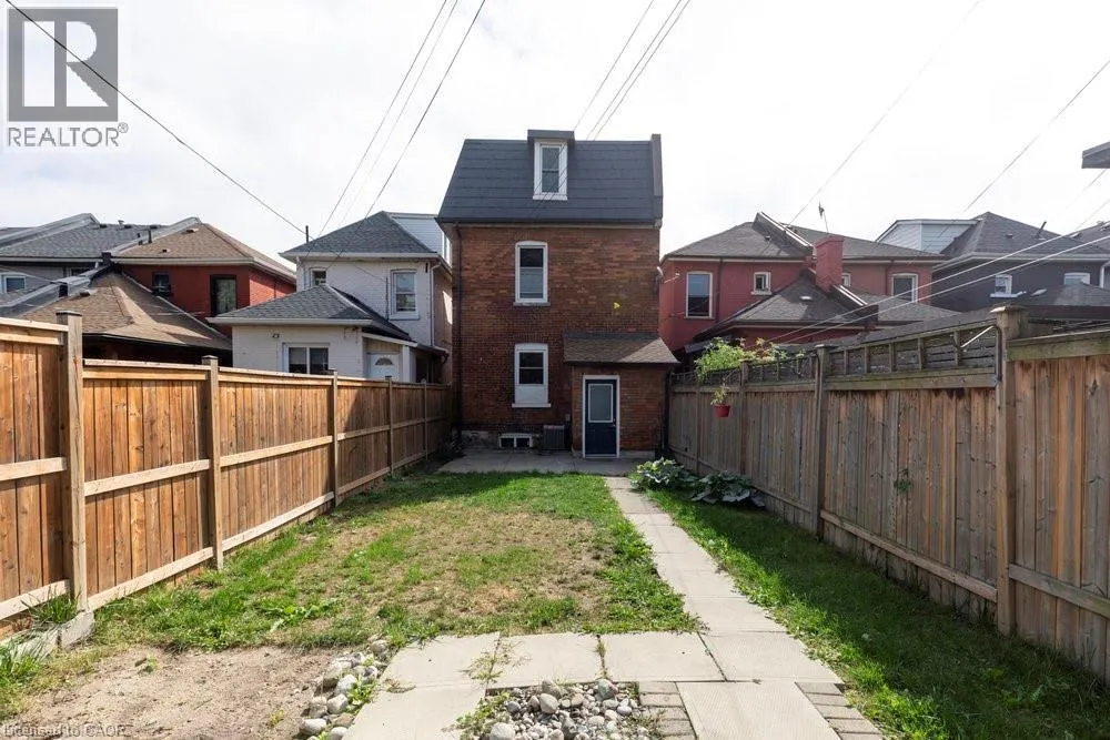 21 FULLERTON Avenue