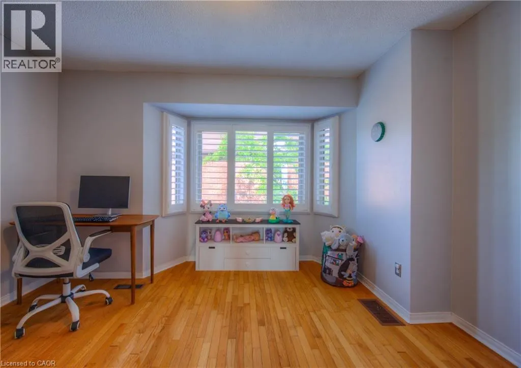 895 MAPLE Avenue Unit# 502, #502