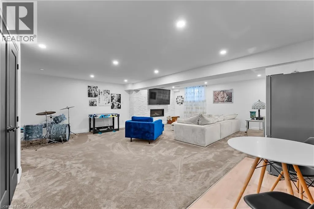 155 SUSAN Drive