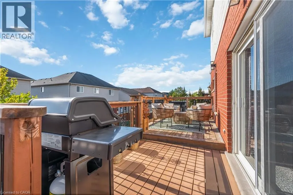39 HONEY LOCUST Circle