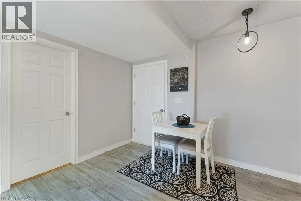 39 HONEY LOCUST Circle