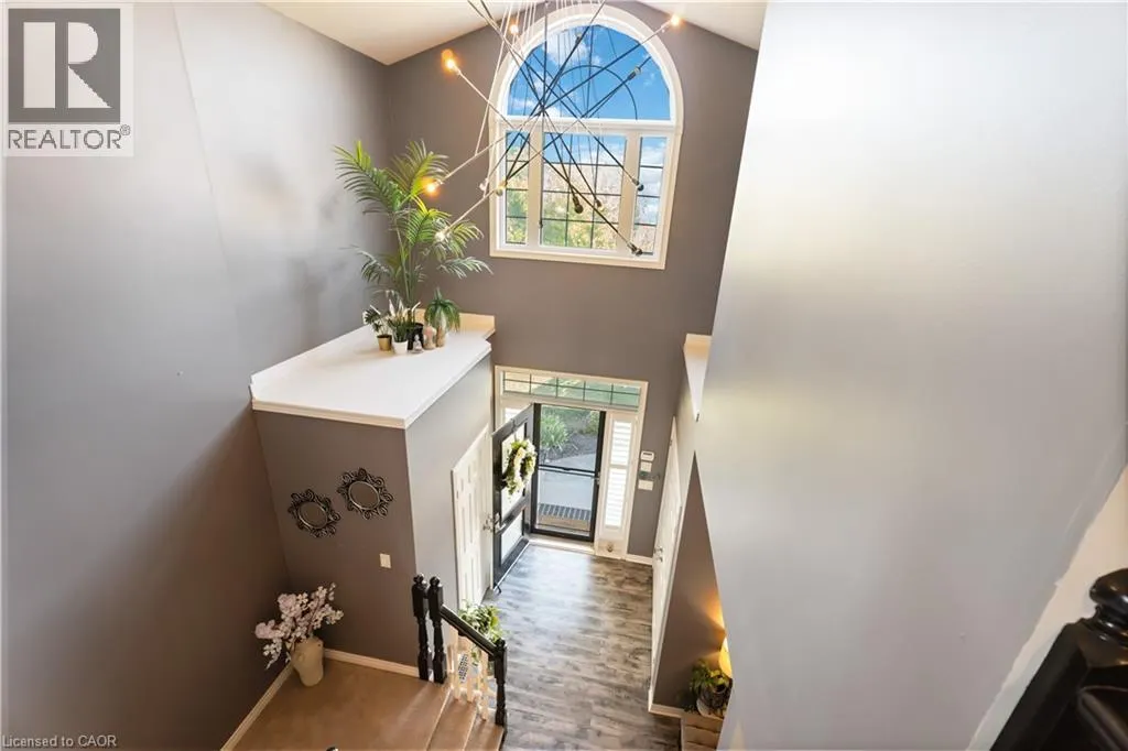 39 HONEY LOCUST Circle