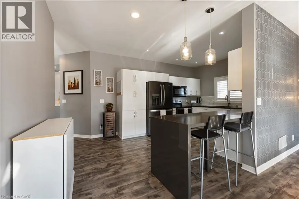 39 HONEY LOCUST Circle