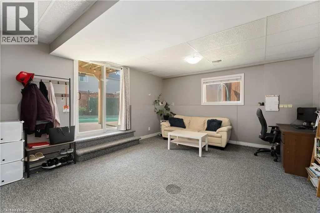 39 HONEY LOCUST Circle