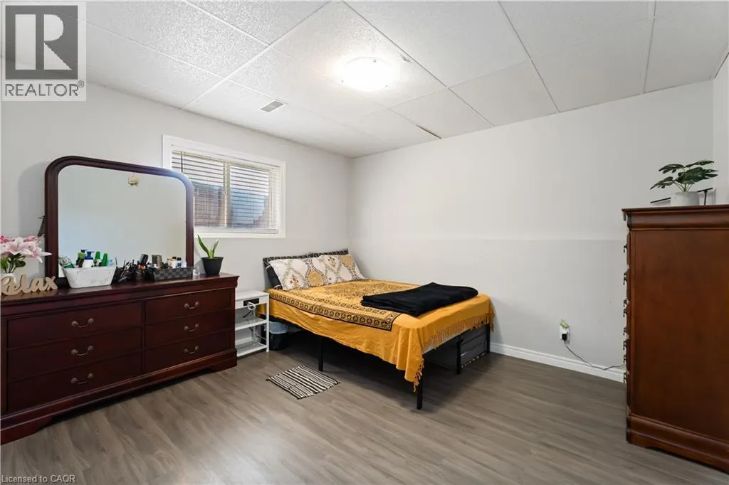 39 HONEY LOCUST Circle