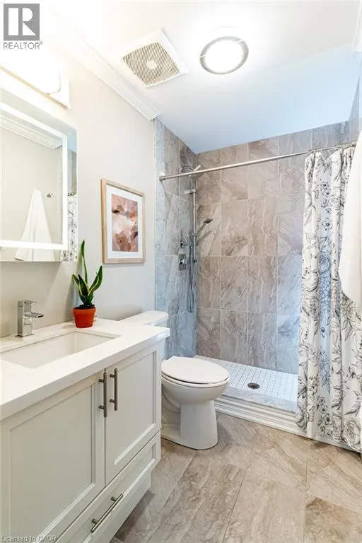 81 ROBINSON Street Unit# 203, #203