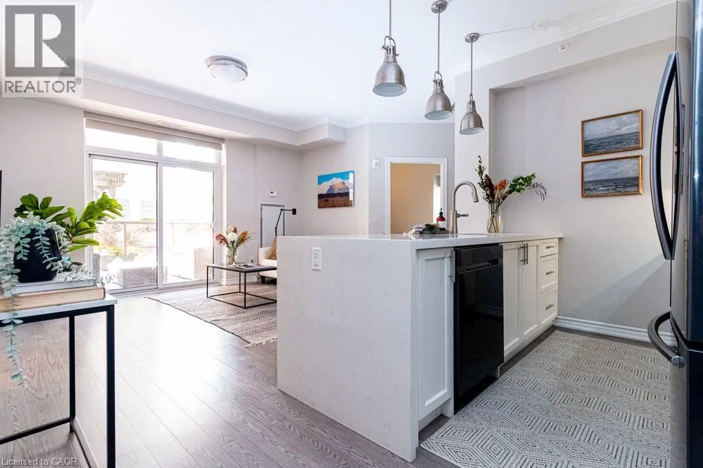 81 ROBINSON Street Unit# 203, #203