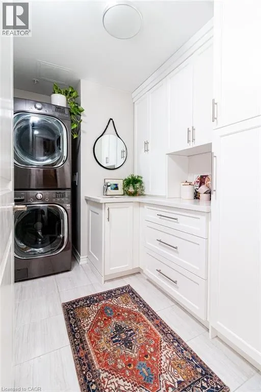 81 ROBINSON Street Unit# 203, #203